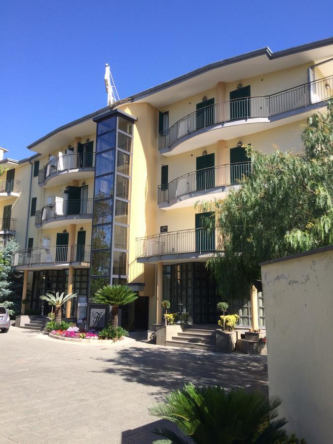 Chic Hotel 3*