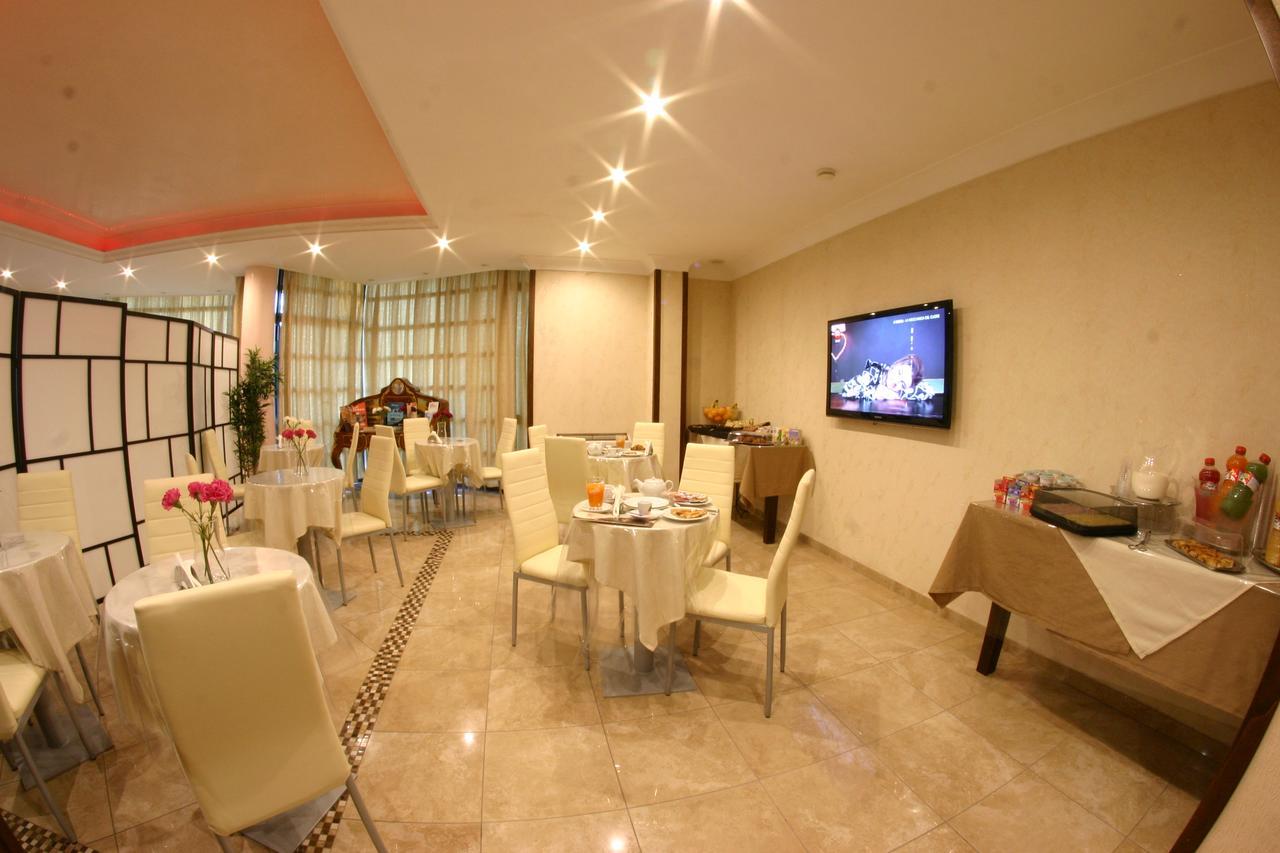 Chic 3*